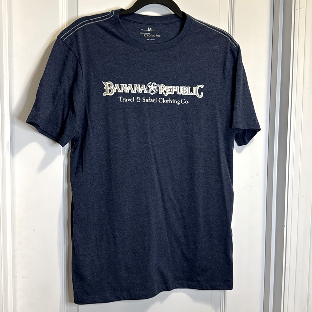 Banana Republic Travel & Safari Graphic Tee - Medium
